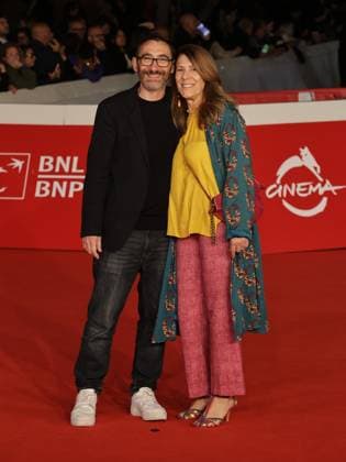 Rome Cinema Fest 2025, evening 5 - Red carpet film Brunori Sas – Il Tempo Delle Noci Pictured: Marco Manetti and his wife Juliet  Copyright: xMarcoxProvvisionatox xipa-agency.netx xDxAvanzo Landi Provvisionatox IPA_Agency_IPA66829220
