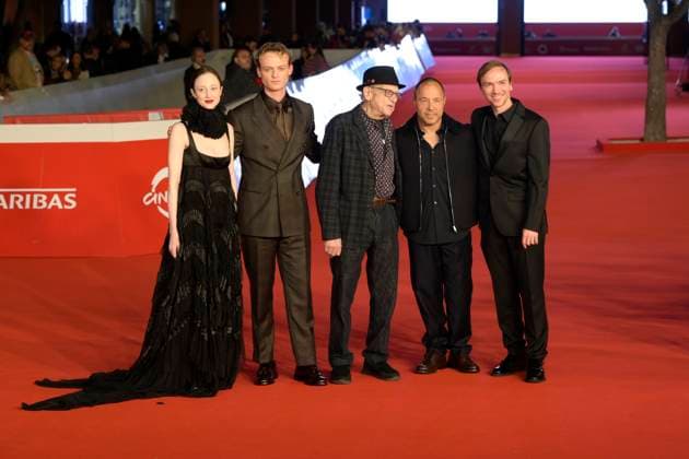 Good boy red carpet in Rome, Italy - 19 Oct 2025 Andrea Riseborough (l), Anson Boon (c), Stephen Grahm (r) and Jan Kamasa (r) attend the Good boy movie red carpet at Auditorium Parco della Musica at Rome Film Fest 2025. Rome Italy Copyright: xMarioxCartellix xSOPAxImagesx _DSC8373