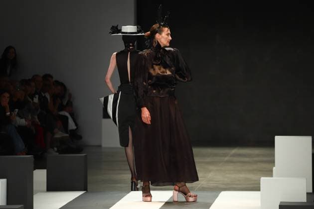 Davi Ramos hats parade at SPFW N60 Sao Paulo (SP), 10 19 2025 - Fashion SPFW Davi Ramos Davi Ramos hats fashion show at Sao Paulo Fashion Week - SPFW N60, at Pacubra in Ibirapuera Park in Sao Paulo, this Sunday, October 19, 2025. (Foto: Fabricio Bomjardim Thenews2 imago images) Davi Ramos hats parade at SPFW N60  Copyright: xFABRICIOxBOMJARDIMx