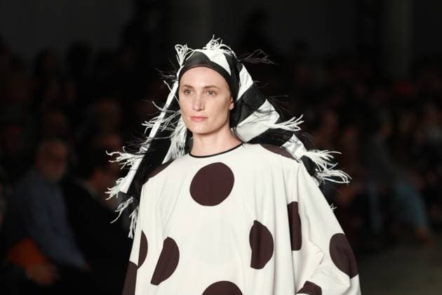Davi Ramos hats parade at SPFW N60 Sao Paulo (SP), 10 19 2025 - Fashion SPFW Davi Ramos Davi Ramos hats fashion show at Sao Paulo Fashion Week - SPFW N60, at Pacubra in Ibirapuera Park in Sao Paulo, this Sunday, October 19, 2025. (Foto: Fabricio Bomjardim Thenews2 imago images) Davi Ramos hats parade at SPFW N60  Copyright: xFABRICIOxBOMJARDIMx
