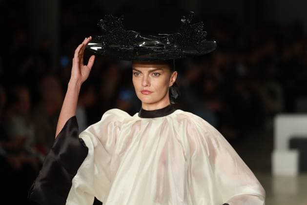 Davi Ramos hats parade at SPFW N60 Sao Paulo (SP), 10 19 2025 - Fashion SPFW Davi Ramos Davi Ramos hats fashion show at Sao Paulo Fashion Week - SPFW N60, at Pacubra in Ibirapuera Park in Sao Paulo, this Sunday, October 19, 2025. (Foto: Fabricio Bomjardim Thenews2 imago images) Davi Ramos hats parade at SPFW N60  Copyright: xFABRICIOxBOMJARDIMx