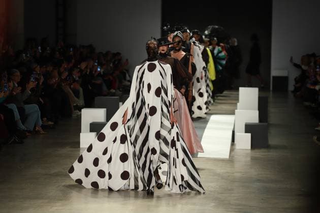 Davi Ramos hats parade at SPFW N60 Sao Paulo (SP), 10 19 2025 - Fashion SPFW Davi Ramos Davi Ramos hats fashion show at Sao Paulo Fashion Week - SPFW N60, at Pacubra in Ibirapuera Park in Sao Paulo, this Sunday, October 19, 2025. (Foto: Fabricio Bomjardim Thenews2 imago images) Davi Ramos hats parade at SPFW N60  Copyright: xFABRICIOxBOMJARDIMx