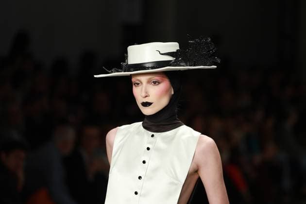 Davi Ramos hats parade at SPFW N60 Sao Paulo (SP), 10 19 2025 - Fashion SPFW Davi Ramos Davi Ramos hats fashion show at Sao Paulo Fashion Week - SPFW N60, at Pacubra in Ibirapuera Park in Sao Paulo, this Sunday, October 19, 2025. (Foto: Fabricio Bomjardim Thenews2 imago images) Davi Ramos hats parade at SPFW N60  Copyright: xFABRICIOxBOMJARDIMx