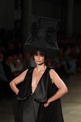Davi Ramos hats parade at SPFW N60 Sao Paulo (SP), 10 19 2025 - Fashion SPFW Davi Ramos Davi Ramos hats fashion show at Sao Paulo Fashion Week - SPFW N60, at Pacubra in Ibirapuera Park in Sao Paulo, this Sunday, October 19, 2025. (Foto: Fabricio Bomjardim Thenews2 imago images) Davi Ramos hats parade at SPFW N60  Copyright: xFABRICIOxBOMJARDIMx