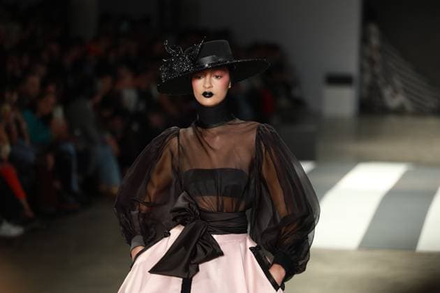 Davi Ramos hats parade at SPFW N60 Sao Paulo (SP), 10 19 2025 - Fashion SPFW Davi Ramos Davi Ramos hats fashion show at Sao Paulo Fashion Week - SPFW N60, at Pacubra in Ibirapuera Park in Sao Paulo, this Sunday, October 19, 2025. (Foto: Fabricio Bomjardim Thenews2 imago images) Davi Ramos hats parade at SPFW N60  Copyright: xFABRICIOxBOMJARDIMx