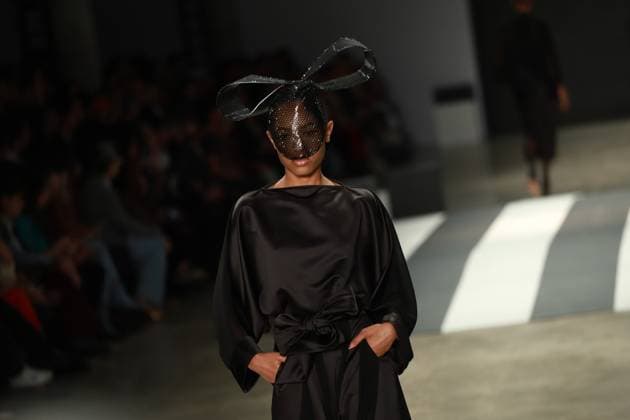 Davi Ramos hats parade at SPFW N60 Sao Paulo (SP), 10 19 2025 - Fashion SPFW Davi Ramos Davi Ramos hats fashion show at Sao Paulo Fashion Week - SPFW N60, at Pacubra in Ibirapuera Park in Sao Paulo, this Sunday, October 19, 2025. (Foto: Fabricio Bomjardim Thenews2 imago images) Davi Ramos hats parade at SPFW N60  Copyright: xFABRICIOxBOMJARDIMx