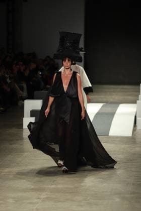 Davi Ramos hats parade at SPFW N60 Sao Paulo (SP), 10 19 2025 - Fashion SPFW Davi Ramos Davi Ramos hats fashion show at Sao Paulo Fashion Week - SPFW N60, at Pacubra in Ibirapuera Park in Sao Paulo, this Sunday, October 19, 2025. (Foto: Fabricio Bomjardim Thenews2 imago images) Davi Ramos hats parade at SPFW N60  Copyright: xFABRICIOxBOMJARDIMx