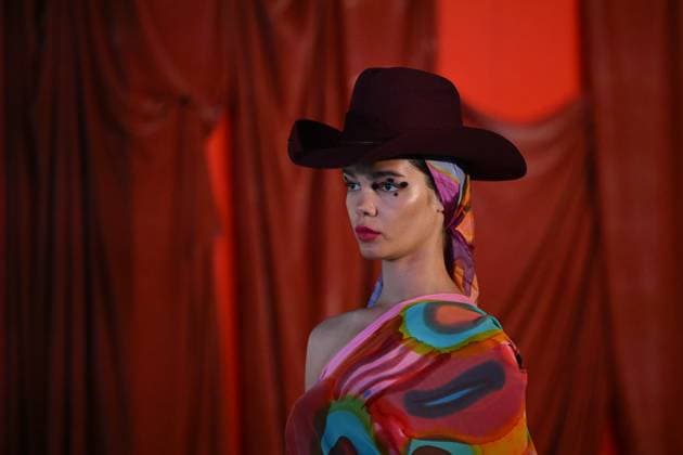 MELBOURNE FASHION WEEK 2025, A model walks the Ganbu Marra runway wearing a design by Tjarlii Art during the Melbourne Fashion Week Media preview in Melbourne, Monday, October 20, 2025. ( NO ARCHIVING MELBOURNE VICTORIA AUSTRALIA  Copyright: xJAMESxROSSx 20251020184601003747
