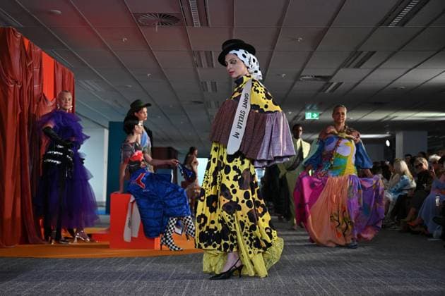 MELBOURNE FASHION WEEK 2025, A model (centre) walks the Closing runway wearing a design by Saint Stella M during the Melbourne Fashion Week Media preview in Melbourne, Monday, October 20, 2025. ( NO ARCHIVING MELBOURNE VICTORIA AUSTRALIA  Copyright: xJAMESxROSSx 20251020182493272218
