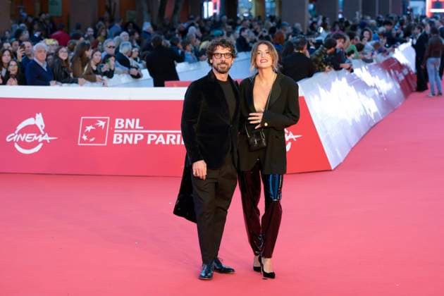 Il Falsario red carpet in Rome, Italy - 19 Oct 2025 Francesco Montanari (l) and Federia Sorino (r) attend the red carpet of movie Il Falsario during the Rome Film Fest 2025 at Auditorium Parco della Muisca. Rome Italy Copyright: xMarioxCartellix xSOPAxImagesx _DSC7809