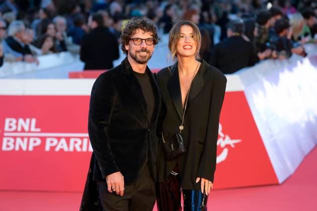 Il Falsario red carpet in Rome, Italy - 19 Oct 2025 Francesco Montanari (l) and Federia Sorino (r) attend the red carpet of movie Il Falsario during the Rome Film Fest 2025 at Auditorium Parco della Muisca. Rome Italy Copyright: xMarioxCartellix xSOPAxImagesx _DSC7817