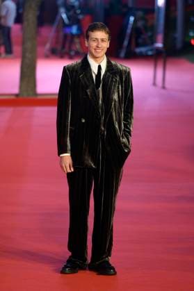 Il Falsario red carpet in Rome, Italy - 19 Oct 2025 Mattia Carrano attends the red carpet of movie Il Falsario during the Rome Film Fest 2025 at Auditorium Parco della Muisca. Rome Italy Copyright: xMarioxCartellix xSOPAxImagesx _DSC8045
