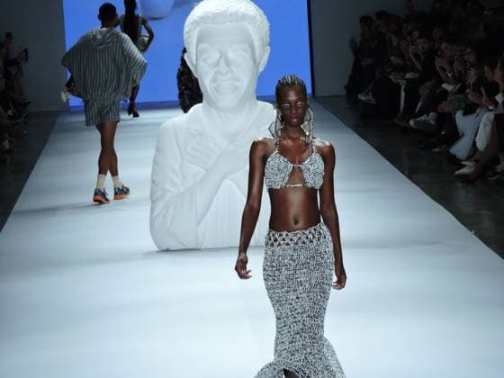 RECORD DATE NOT STATED led parade at spfw n60 Sao Paulo (SP), 10 18 2025 - fashion shows SPFW N60 - LED brand show at Sao Paulo Fashion Week N60 at Pacubra in Ibirapuera in Sao Paulo with the participation of Luciana Gimenez and samba school drummers, this Sunday, October 19, 2025. (Foto: Leandro Chemalle Thenews2 imago images) led parade at spfw n60  Copyright: xLeandroxChemallex