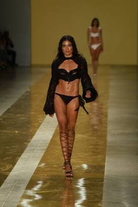 Almir Slama fashion show at SPFW n60 sao paulo (sp), 10 19 2025 - fashion spfw amir slama amir slama fashion show at sao paulo fashion week - spfw n60, at pacubra in ibirapuera park in sao paulo, this sunday, october 19, 2025. (Foto: Fabricio Bomjardim Thenews2 imago images) Almir Slama fashion show at SPFW n60  Copyright: xFABRICIOxBOMJARDIMx