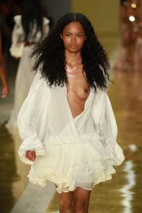 Almir Slama fashion show at SPFW n60 sao paulo (sp), 10 19 2025 - fashion spfw amir slama amir slama fashion show at sao paulo fashion week - spfw n60, at pacubra in ibirapuera park in sao paulo, this sunday, october 19, 2025. (Foto: Fabricio Bomjardim Thenews2 imago images) Almir Slama fashion show at SPFW n60  Copyright: xFABRICIOxBOMJARDIMx