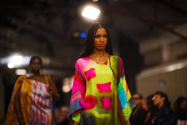 MELBOURNE FASHION WEEK 2025, A model walks the Ganbu Marra Runway during Melbourne Fashion Week at Hotel Melbourne, Melbourne, Monday, October 20, 2025. ( NO ARCHIVING MELBOURNE VICTORIA AUSTRALIA  Copyright: xNADIRxKINANIx 20251020193320613580