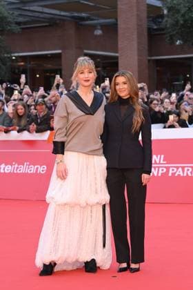 20th Rome Film Festival, Italy - 20 Oct 2025 Jennifer Lawrence with producer Justine Ciarrocchi, arrive for the screening of the movie Die My Love at the 20th annual Rome Film Fest, in Rome, Italy, 20 October 2025., Credit:Maria Laura Antonelli Avalon Italia, Rome  Copyright: xMariaxLauraxAntonellix xAvalonx 1046962263