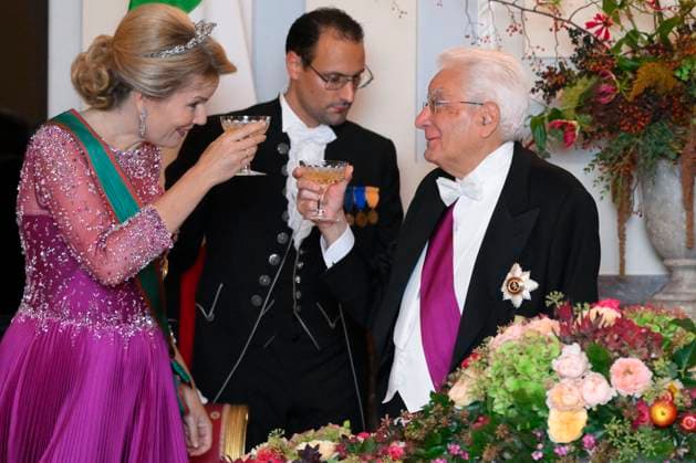 Entertainment Themen der Woche KW43 State Visit To Belgium By Sergio Mattarella, President of the Republic of Italy LAEKEN, BELGIUM - His Excellency Sergio Mattarella pictured toasting with Queen Mathilde of Belgiumbefore a banquet in the castle of Laken on October 20, 2025 in Laeken, Belgium, 20 10 2025 Laeken Belgium  Copyright: xPhilipxReynaersx