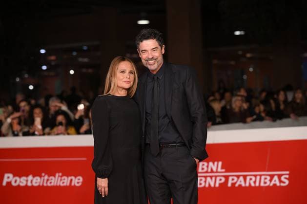 20th Rome Film Festival, Italy - 20 Oct 2025, Red Carpet For The Film WARRIORS, THE RULE OF BALANCE Alessandro Gassmann with his wife Sabrina Knaflitz arrive on the red carpet for the screening of the movie Guerrieri - La regola dell equilibrio at the 20th annual Rome Film Fest, in Rome, Italy, 20 October 2025., Credit:Maria Laura Antonelli Avalon Italia, Rome  Copyright: xMariaxLauraxAntonellix xAvalonx 1046990001