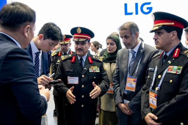 ADEX 2025 Opens In Goyang With Record Global Participation Saleh bin Abdulrahman Al-Harbi, chief of staff of the Saudi Arabian National Guard, tours the LIG booths during the Seoul International Aerospace and Defense Exhibition (ADEX 2025) at KINTEX in Ilsan, Goyang, South Korea, on October 20, 2025. Seoul Seoul South Korea  Copyright: xChrisxJungx originalFilename: jung-adex2025251020_npBXO.jpg