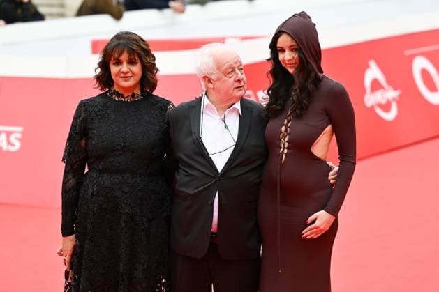 The 20th Rome Film Festival Irish director Jim Sheridan poses with partner Zahara Moufid and their daughter Amira Clodagh Sheridan on the red carpet for the movie Re-Creation during the 20th Rome Film Festival at Auditorium Parco Della Musica in Rome, Italy, on October 20, 2025. Rome Italy Italy  Copyright: xDomenicoxCippitellix originalFilename: cippitelli-diemylov251020_npEC3.jpg