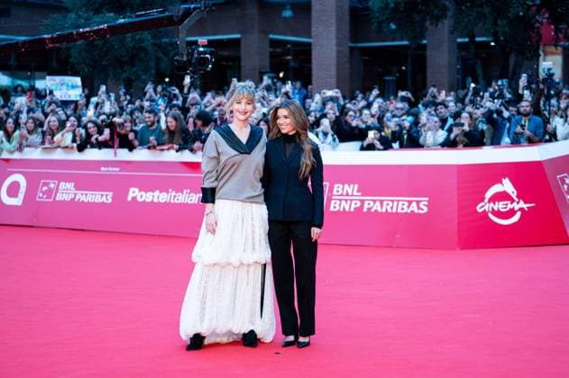 Die My Love Red Carpet - The 20th Rome Film Festival Jennifer Lawrence and Justine Ciarrocchi attend the Die My Love red carpet during the 20th Rome Film Festival at Auditorium Parco Della Musica in Rome, Italy, on October 20, 2025. Rome Italy  Copyright: xMassimoxValicchiax originalFilename: valicchia-notitle251020_npOXq.jpg