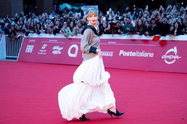 Die My Love Red Carpet - The 20th Rome Film Festival Jennifer Lawrence attends the Die My Love red carpet during the 20th Rome Film Festival at Auditorium Parco Della Musica in Rome, Italy, on October 20, 2025. Rome Italy  Copyright: xMassimoxValicchiax originalFilename: valicchia-notitle251020_npSD9.jpg
