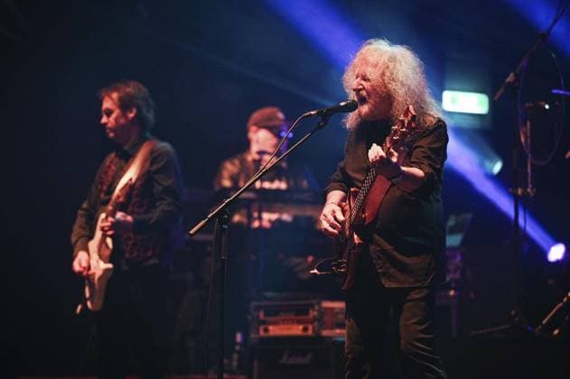 Entertainment Themen der Woche KW43 Konzert Barclay James Harvest Featuring Les Holroyd (BJHFLH) ** NUR FÜR REDAKTIONELLE ZWECKE ** EDITORIAL USE ONLY **<p>Die Progressive-Rock-Band Barclay James Harvest Featuring Les Holroyd (BJHFLH) während eines Konzerts am Montag, 20. Oktober 2025 in der Lichtburg in Essen. Deutschland Nordrhein-Westfalen Essen Copyright: SocratesxTassos *** Concert Barclay James Harvest Featuring Les Holroyd BJHFLH FOR EDITORIAL PURPOSES ONLY EDITORIAL USE ONLY p The progressive rock band Barclay James Harvest Featuring Les Holroyd BJHFLH during a concert on Monday, October 20, 2025 at Lichtburg in Essen Germany North Rhine-Westphalia Essen Copyright SocratesxTassos Copyright: SocratesxTassos doc82woaoo4fo5cr2c3o8q ,EDITORIAL USE ONLY
