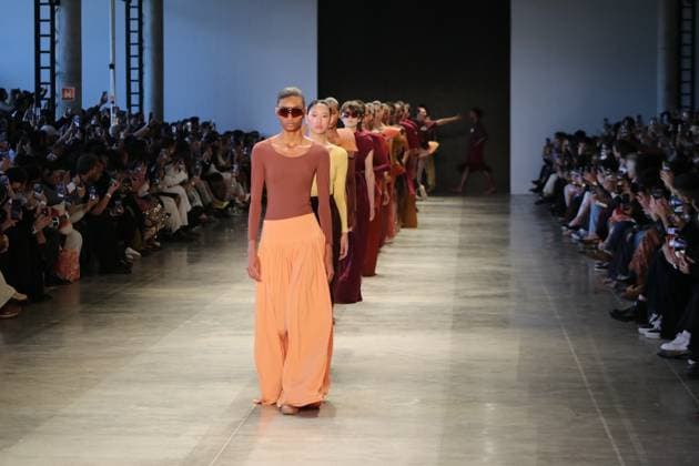 SaO PAULO, SP - 20.10.2025: SPFW N60 - SPFW N60 takes place between the 16th and 20th, at Pacubra, Brazilian Cultures Pavilion, in Sao Paulo. The Weider Silveiro brand will be parading on Monday afternoon (20). x2828430x  AngÃ licaxAlves