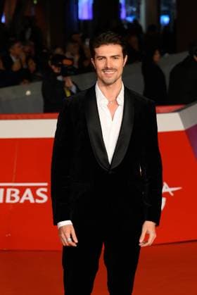 News - Rome Film Festival 2025 Gian Maria Sainato attends the red carpet of the movie Anna  during the 20th Rome Film Fest at Auditorium Parco della Musica on October 20, 2025 in Rome, Italy. Rome Auditorium Parco della Musica Italy Copyright: xFabrizioxCorradettix xLiveMediax LPN_2093388