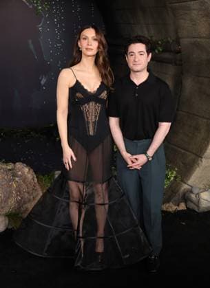 Los Angeles premiere of HBO Original Series IT Welcome to Derry at Warner Bros. Studio Lot Featuring: Alixandra Fuchs, Jason Fuchs Where: Los Angeles, California, United States When: 20 Oct 2025 Credit: Faye s Vision Cover Images EDITORIAL USE ONLY. NOT FOR USE BY NEWSPAPERS BASED IN THE UK. Copyright: xx coverimg55197829