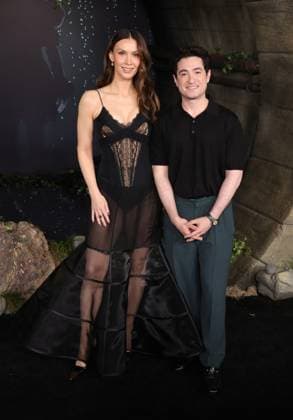 Los Angeles premiere of HBO Original Series IT Welcome to Derry at Warner Bros. Studio Lot Featuring: Alixandra Fuchs, Jason Fuchs Where: Los Angeles, California, United States When: 20 Oct 2025 Credit: Faye s Vision Cover Images EDITORIAL USE ONLY. NOT FOR USE BY NEWSPAPERS BASED IN THE UK. Copyright: xx coverimg55197833