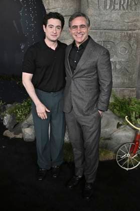 Jason Fuchs and Brad Kane at the premiere of the HBO series It Welcome to Derry at Warner Bros Studio Gelnnde Burbank, 20 10 2025 Foto:xD.xStarbuckx xFuturexImagex it_5028