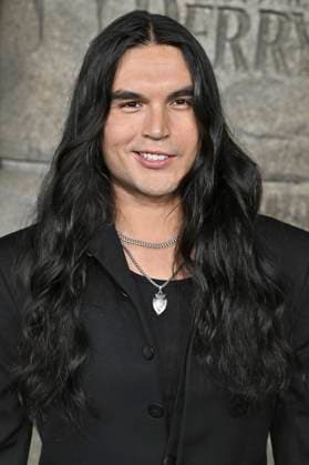 Joshua Odjick at the premiere of the HBO series It Welcome to Derry at Warner Bros Studio Gelnnde Burbank, 20 10 2025 Foto:xD.xStarbuckx xFuturexImagex it_5058