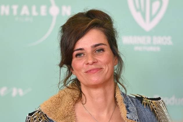 Nora TSCHIRNER actress , single image,cropped single motif,portrait,portrait world premiere of NO HIT WONDER on 21 10 2025 at the Mathaeser cinema in Munich