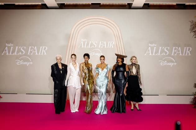 Kim Kardashian celebrates her birthday alongside Glenn Close, Sarah Paulson, Teyana Taylor, Niecy Nash Betts and Naomi Watts at the photocall for the All s Fair Disney Premiere at Maison de la Chimie in Paris, France on October 21, 2025 Cyril Moreau Bestimage All s Fair Disney Premiere at Maison de La Chimie on October 21, 2025 in Paris, France Paris France  Copyright: xCYRILxMOREAUx xBESTIMAGExCYRILxMOREAUx xBESTIMAGEx