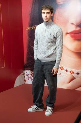 Premiere of Los Domingos in Madrid, Spain - 21 Oct 2025 Guillermo Zani attends the photocall for the premiere of Los Domingos at the Paz cinema in Madrid. Madrid Spain Copyright: xAtilanoxGarciax xSOPAxImagesx FOTO52634