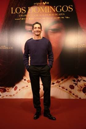 Red carpet of the film Los Domingos at the MK2 Cine Paz in Madrid - 21 Oct 2025 Actor Juan Minujín attends the red carpet of the film Los Domingos at the MK2 Cine Paz in Madrid. Madrid Spain Copyright: xMarcoxBaradax xSOPAxImagesx MBA_3940