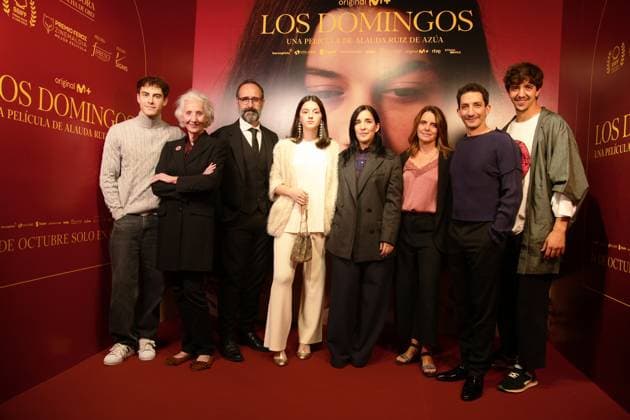 Red carpet of the film Los Domingos at the MK2 Cine Paz in Madrid - 21 Oct 2025 Guillermo Zani, Mabel Rivera, Miguel Garcés, Blanca Soroa, Alauda Ruiz de Azúa, Leire Zuazua, Juan Minujín and Víctor Saínz attend the red carpet of the film Los Domingos at the MK2 Cine Paz in Madrid. Madrid Spain Copyright: xMarcoxBaradax xSOPAxImagesx MBA_4294