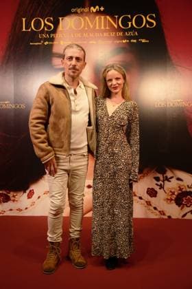 Red carpet of the film Los Domingos at the MK2 Cine Paz in Madrid - 21 Oct 2025 Actor Víctor Clavijo and actress Carolina Bona attend the red carpet of the film Los Domingos at the MK2 Cine Paz in Madrid. Madrid Spain Copyright: xMarcoxBaradax xSOPAxImagesx MBA_4351