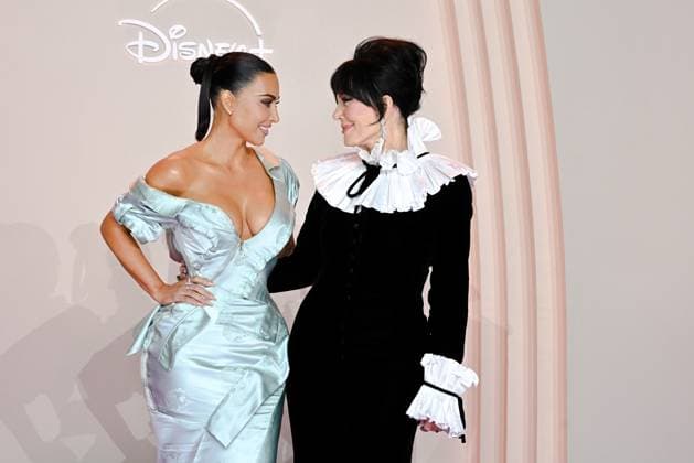 Premiere de la serie All s Fair Disney a Paris Kim Kardashian, Kris Jenner attend the All s Fair Disney Premiere at Maison de La Chimie on October 21, 2025 in Paris 449906 2025 10 21 Paris France  Copyright: xLionelxGuericolasx xStarfacex STAR_449906_227