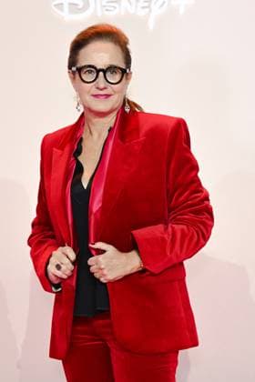 Premiere de la serie All s Fair Disney a Paris Hélène Etzi attends the All s Fair Disney Premiere at Maison de La Chimie on October 21, 2025 in Paris 449906 2025 10 21 Paris France  Copyright: xLionelxGuericolasx xStarfacex STAR_449906_009