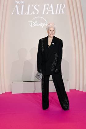 Premiere de la serie All s Fair Disney a Paris Glenn Close attend the All s Fair Disney Premiere at Maison de La Chimie on October 21, 2025 in Paris 449906 2025 10 21 Paris France  Copyright: xLionelxGuericolasx xStarfacex STAR_449906_044