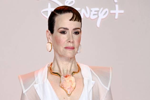 Premiere de la serie All s Fair Disney a Paris Sarah Paulson attend the All s Fair Disney Premiere at Maison de La Chimie on October 21, 2025 in Paris 449906 2025 10 21 Paris France  Copyright: xLionelxGuericolasx xStarfacex STAR_449906_133