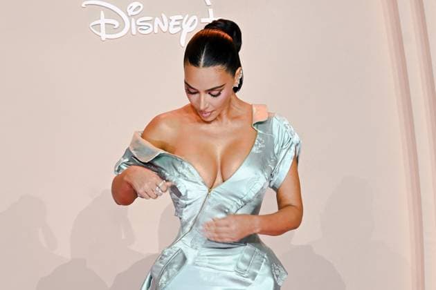 Premiere de la serie All s Fair Disney a Paris Kim Kardashian attend the All s Fair Disney Premiere at Maison de La Chimie on October 21, 2025 in Paris 449906 2025 10 21 Paris France  Copyright: xLionelxGuericolasx xStarfacex STAR_449906_145