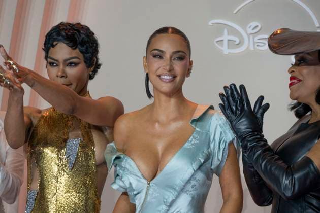 Teyana Taylor, Kim Kardashian, Niecy Nash Betts at the All s Fair Disney Premiere at Maison de la Chimie in Paris on October 21, 2025, K Kardashians birthday 45 years Yehiel Chekroune Bestimage All s Fair Disney Premiere at Maison de La Chimie on October 21, 2025 in Paris, France Paris France  Copyright: xYehielxChekrounex xBestimagexYehielxChekrounex xBestimagex
