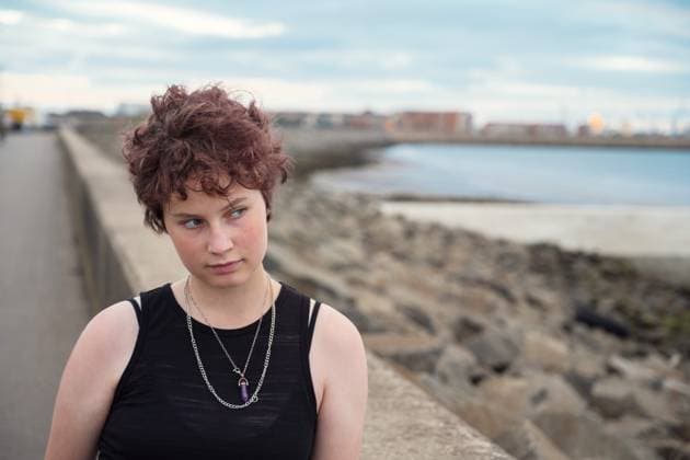 Portrait of a teen girl at the seaside. Youth Gen Z style concept Hartlepool, England, United Kingdom R_ATMT250730A-1796645-01 ,model released, Symbolfoto