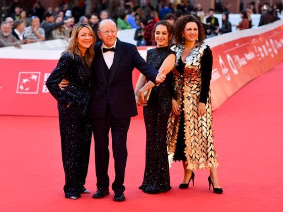 Roma Cinema Fest 2025 evening 8 - premiere TRIBUTE TO THE 80s AND 90s In the photo: Massimo Boldi with his daughters Manuela Boldi, Micaela Boldi, Marta Boldi  Copyright: xVincenzoxLandix xipa-agency.netx xDxAvanzo Landi Provvisionatox IPA_Agency_IPA66939043