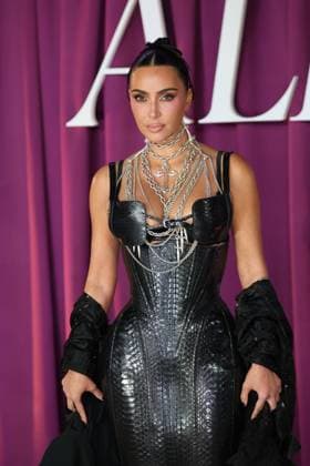 . 22 10 2025. London, United Kingdom. Kim Kardashian arriving at the All s Fair premiere in London.  xStephenxLockx xi-Imagesx IIM-26320-0015