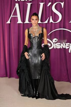 . 22 10 2025. London, United Kingdom. Kim Kardashian arriving at the All s Fair premiere in London.  xStephenxLockx xi-Imagesx IIM-26320-0018